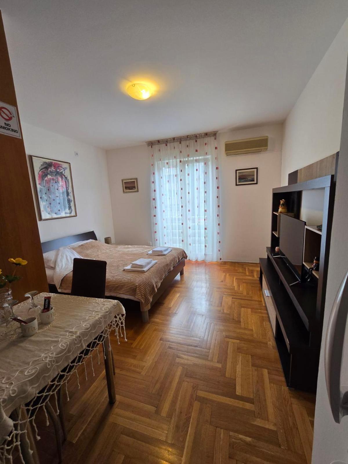Laki Apartment Podgorica Esterno foto
